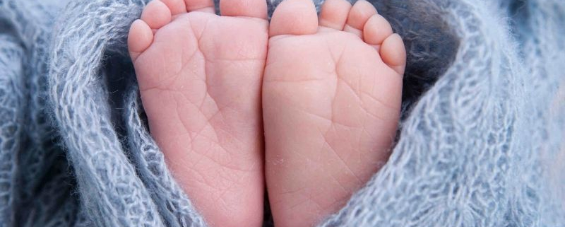 baby feet